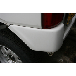 アピオ製FRPリヤコーナー